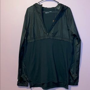 Men’s Under Armor light weight pullover